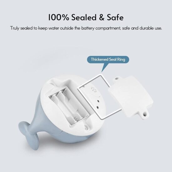 jucarie-de-baie-bebe-balena-care-stropeste-si-lumineaza