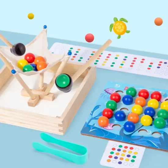 joc-pentru-motricitate-asociere-culori-indemanare-sorteaza-bilele