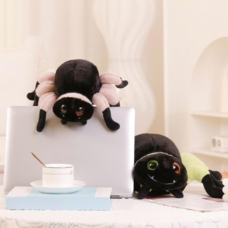 Jucarie din plus Paianjen de Halloween cu picioruse colorate