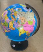 Globul Pamantesc pe suport rotativ Harta lumii rotunda