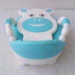 Olita scaunel cu capac Vacuta Bleu cu manere de sustinere