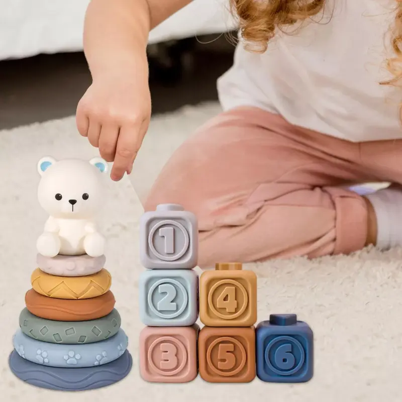 Jucarie-bebe-Piramida-Ursulet-cu-Cercuri-Cuburi-moi-Senzoriale