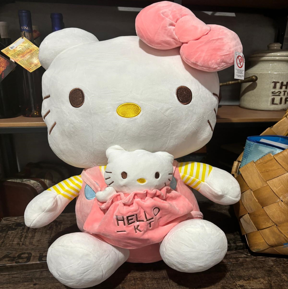 Jucarie plus Hello Kitty cu copil Pisicuta cu fundita 60 cm