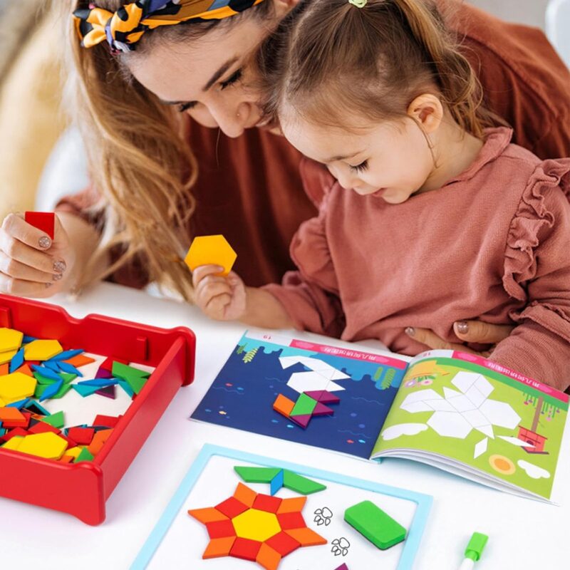 Puzzle Tangram si Tabla magnetica cu suport Burete si Marker