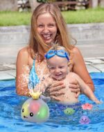 Jucarie baie bebe Balena Stropeste si Lumineaza cu 4 forme