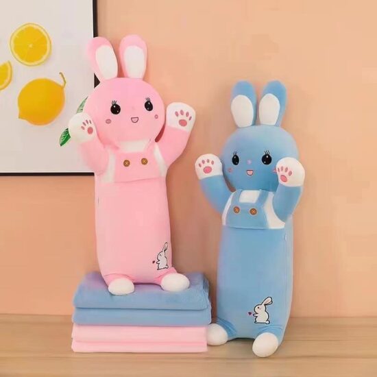 Set Perna lunga Patura din plus Jucarie Iepuras moale si pufos Set Perna lunga Patura din plus Jucarie Iepuras moale si pufos