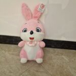 Jucarie din plus Iepurasul Vesel cu bavetica pentru copii