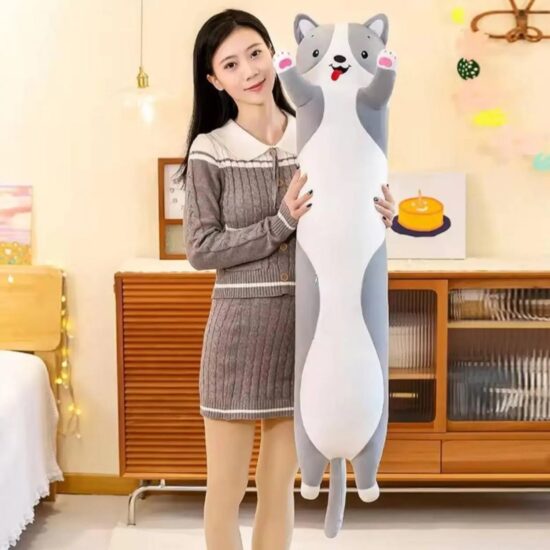 Perna lunga plus Jucarie Catelul Gri moale si pufos 110 cm 4 Perna lunga plus Jucarie Catelul Gri moale si pufos 110 cm