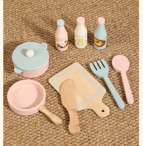 Bucatarie Girafa Jucarie din lemn cu Chiuveta si accesorii vase