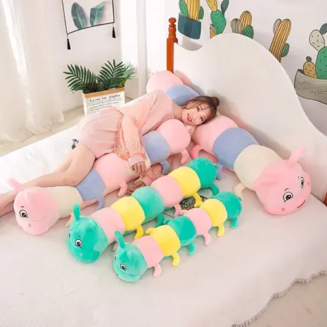 Perna lunga din plus Jucarie Omida colorata moale si pufoasa