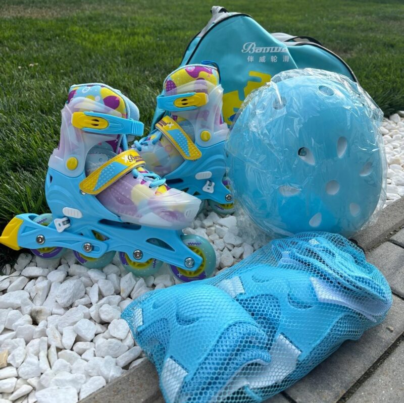 Set Role Reglabile Bleu cu protectii Pozitionarea rotilor 2in1