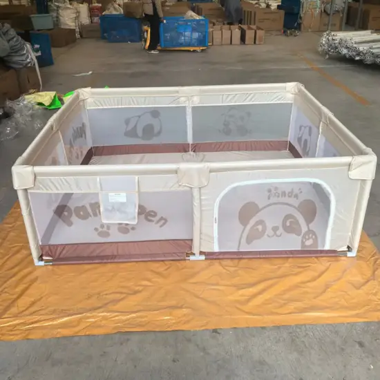 Tarc de joaca Panda Loc pentru bebelusi copii cu 60 bile colorate