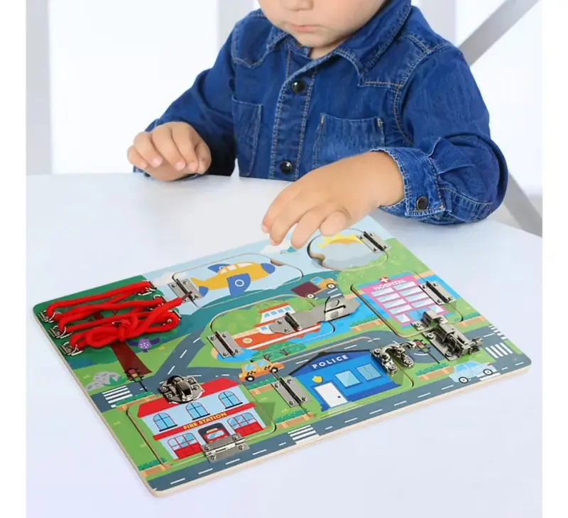 Placa senzoriala Montessori Oraselul cu Trafic Tabla Busy Board