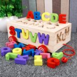 Joc educativ Cutia de tras cu forme Alfabetul de la A la Z colorat