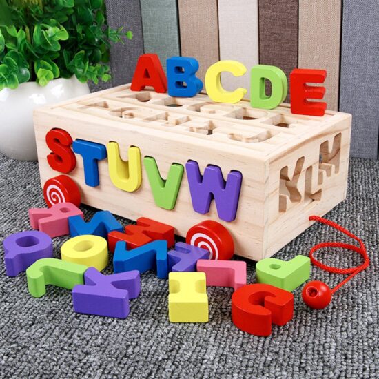 Joc educativ Cutia de tras cu forme Alfabetul de la A la Z colorat